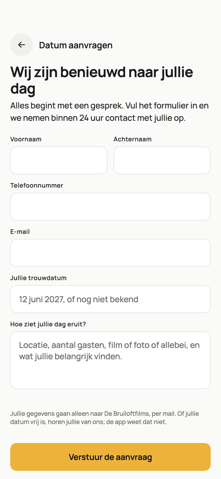 Scherm Datum aanvragen met velden voor namen, telefoon, e-mail en trouwdatum